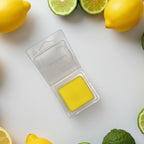 Gelbe Duftmelts „Zitronenhain“ aus Sojawachs mit frischem Zitronen- und Bergamotte-Duft in nachhaltiger rPET-Verpackung.